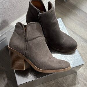 Elegant Brown Suede Ankle Boots